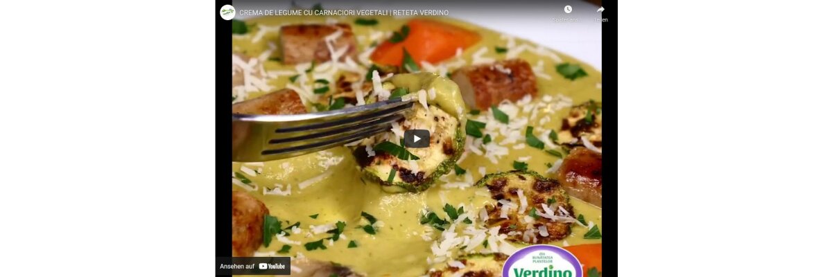 Gemüse-Cremesuppe mit veganen Würstchen - 